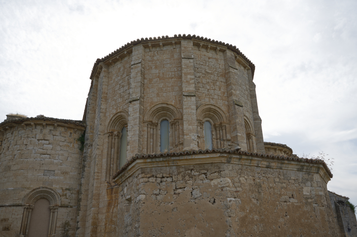 Exterior del ábside central de la iglesia del monasterio de Palazuelos